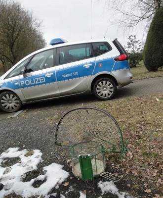 Von der Polizei sichergestellter Habichtfangkorb